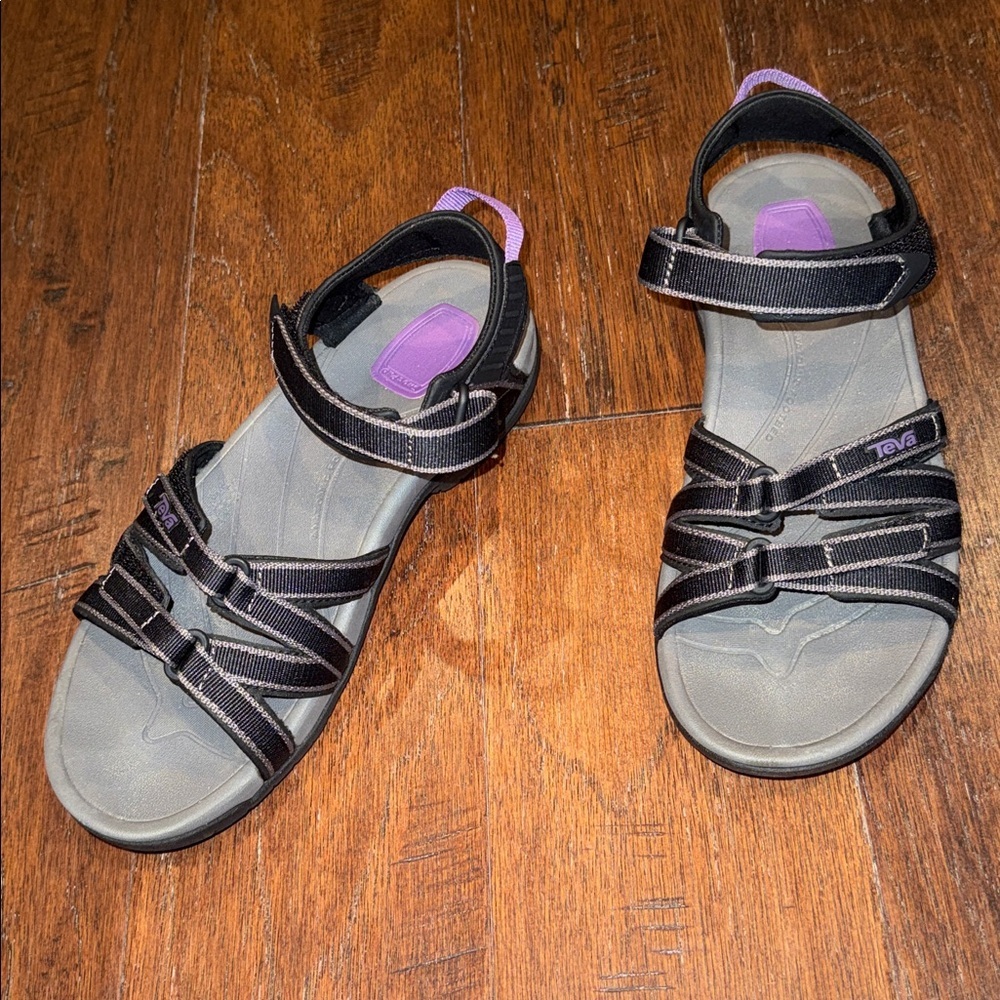 Size 8.5 Teva Women's Black and Lavender Sandals